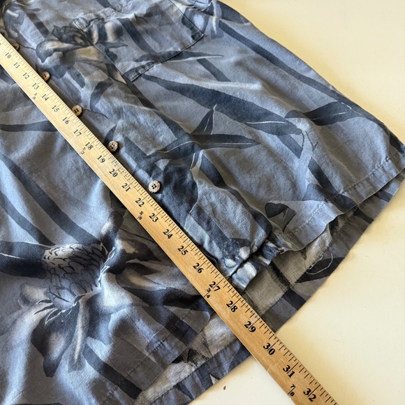 KAHALA Hawaiian Shadow Gray Floral Print Button Up Camp Shirt Mens MEDIUM - Picture 6 of 6